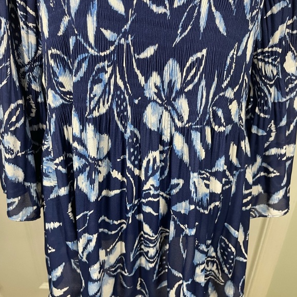 Floral&Ivy Elegant Blue and White Floral Tunic Top Size 1X CB-20 - Picture 4 of 8